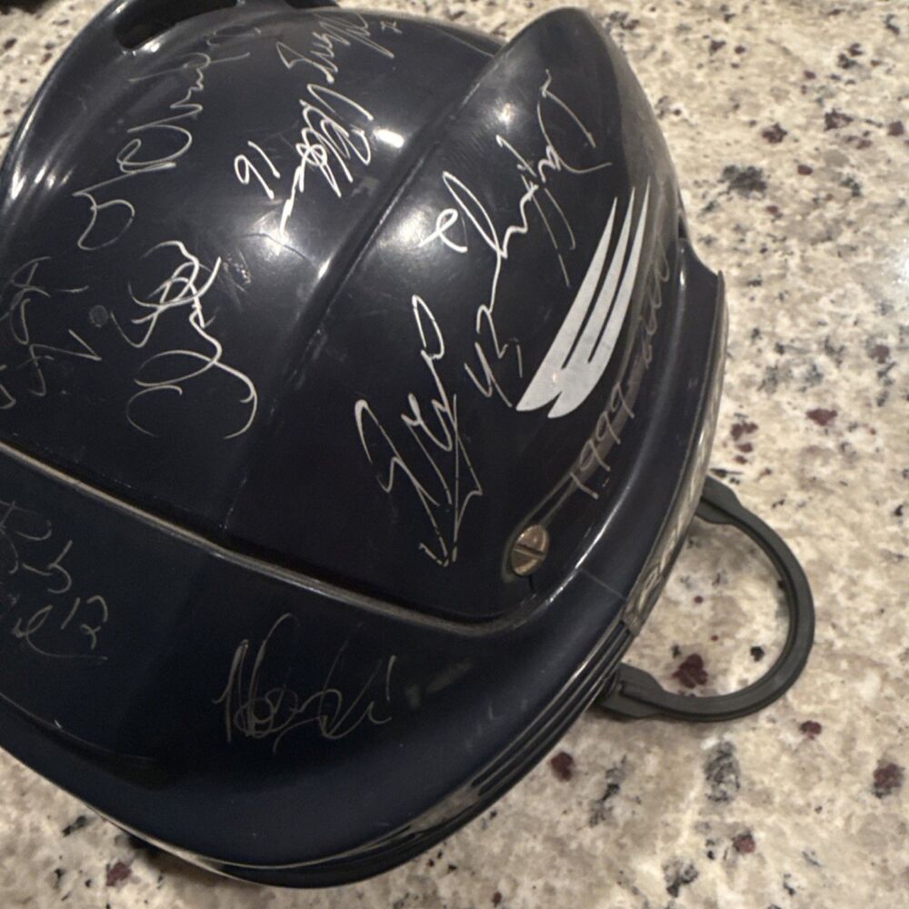 Nashville Predators Autographed Hockey Helmet 1999-2000 Original Team Signed - Picture 6 of 9